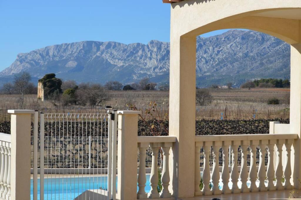 Vue Sainte Victoire, Proche Aix-En-Provence Apartment Pourrieres Exterior photo